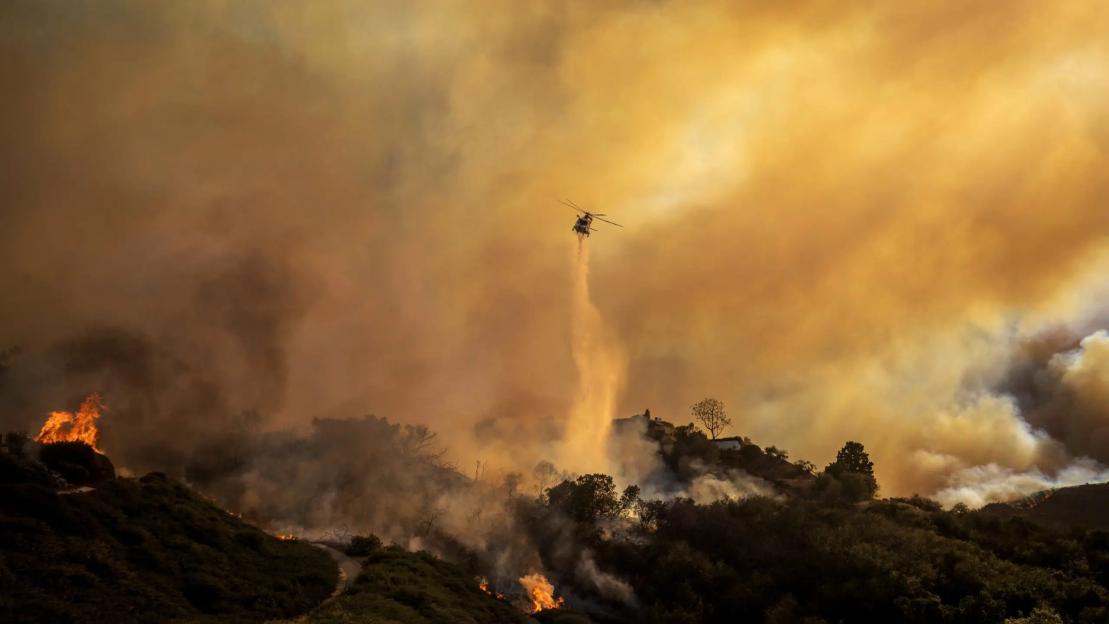 South Korea deploys choppers, troops to combat wildfire