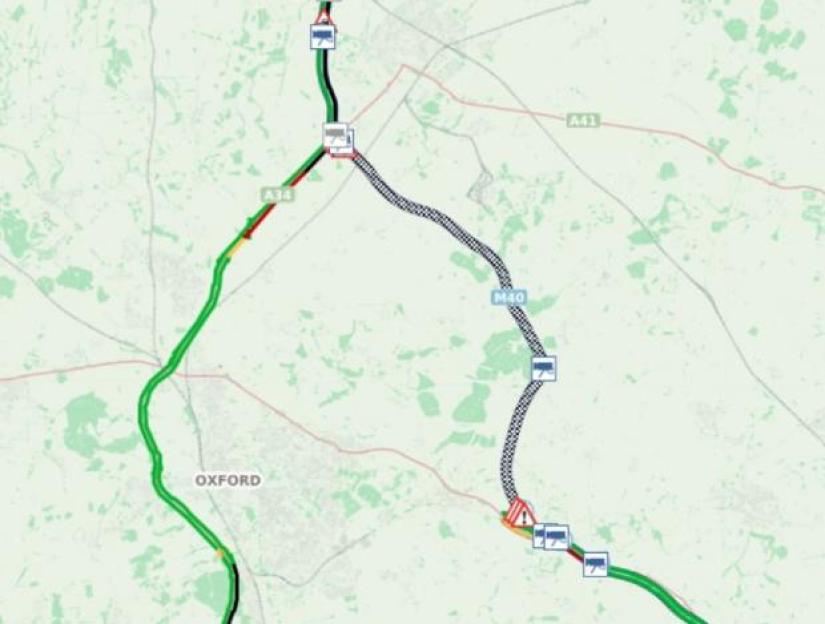 Map showing M40 motorway closure due to an accident.