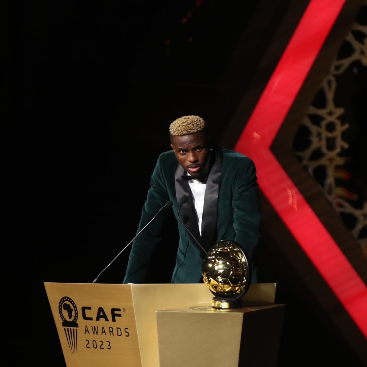 Osimhen pens heartfelt message to family, fans after winning CAF award