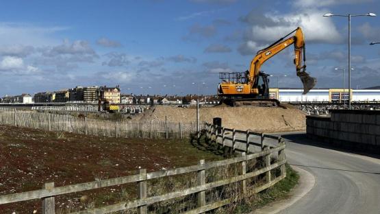 DIGGERS WORKING ON THE SEA DEFENSES RHYL - Bottom of the Britain's seaside list with a score of 11 out of 100 .. Is Rhyl an easy target? Have your say in the comments below. In the past few years, Rhyl has worked hard to shake off its negative perceptions. As part of the Welsh Government's Transforming Towns initiative, nearly ¿25m is being spent on the town centre as the resort attempts to redefine itself. THE Denbighshire resort has been ranked bottom in a list of Britain's 20 best and worst seaside towns. Despite its long sandy beaches and ambitious transformation plans, Rhyl was given a pasting by The Telegraph newspaper. COPT NICK NORTH