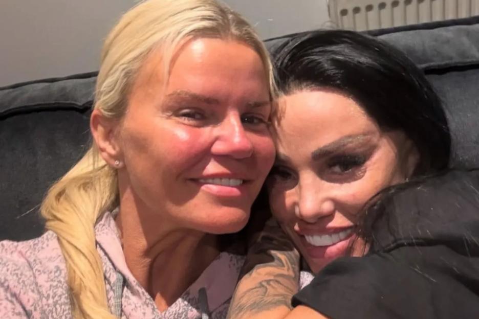 Makeup-free Kerry Katona cosies up to Katie Price for snuggly selfies and says reunion is ‘sooo good’