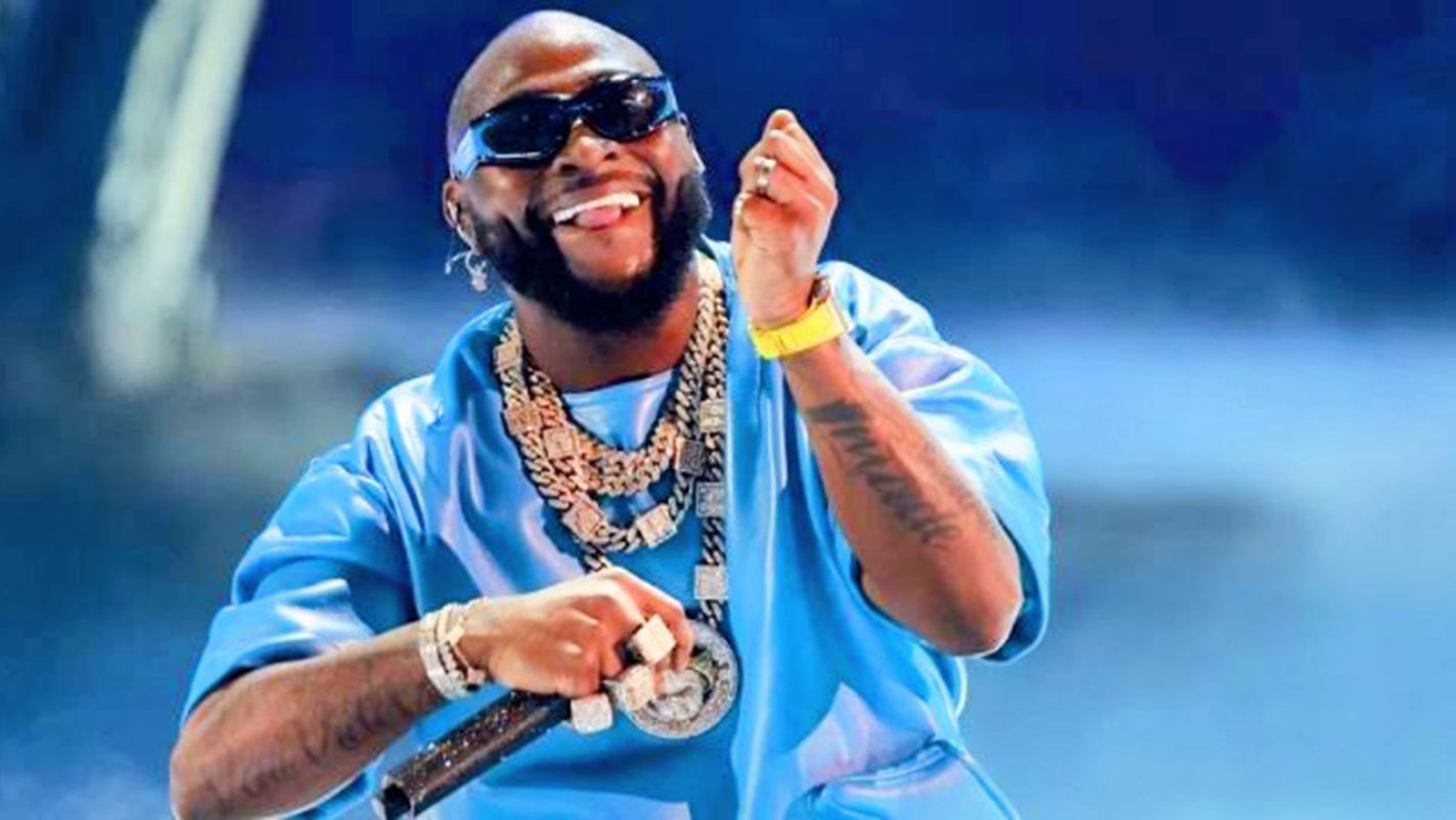 Davido chooses between Messi, Ronaldo