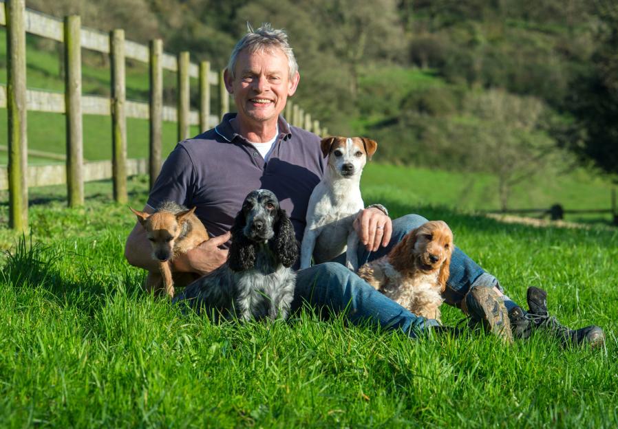 Martin Clunes suffers blow in furious row with ‘hippie’ neighbours building Traveller site full of caravans next door