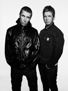 Black and white photo of Noel and Liam Gallagher.