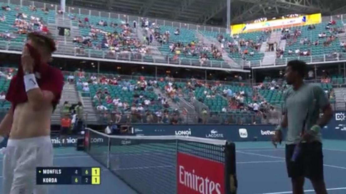 ‘It’s 1pm!’ – Miami Open delayed after lights fail to switch on as Sky Sports commentator rages ‘really embarrassing’