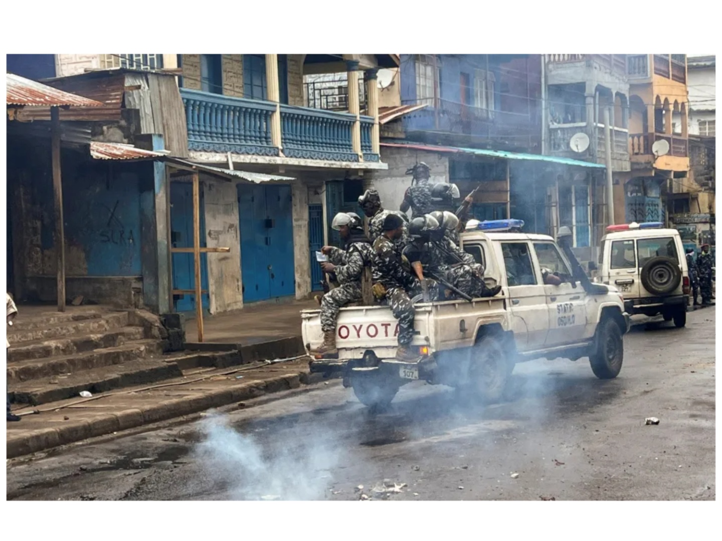 Sierra Leone govt declares nationwide curfew over military breach