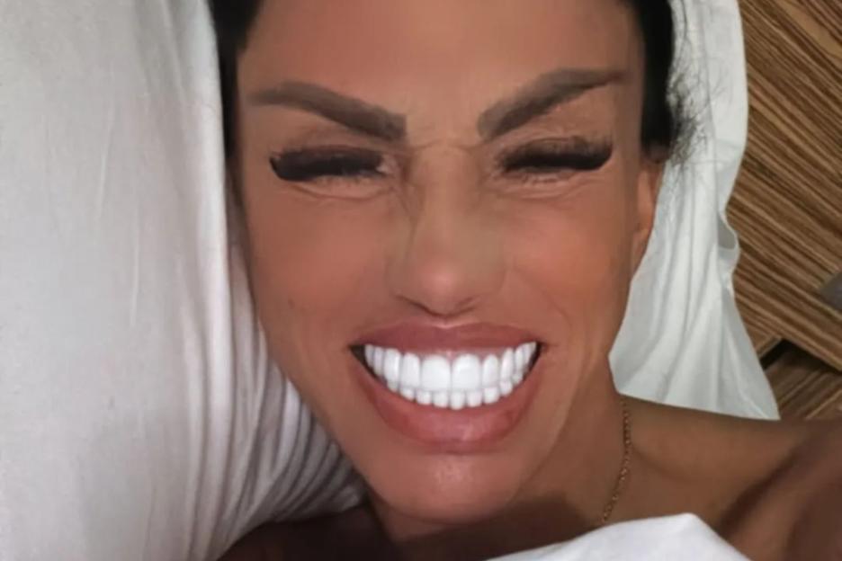 Katie Price flashes her Turkey teeth in bedroom selfie as worried fans say ‘what have you done to your face?’