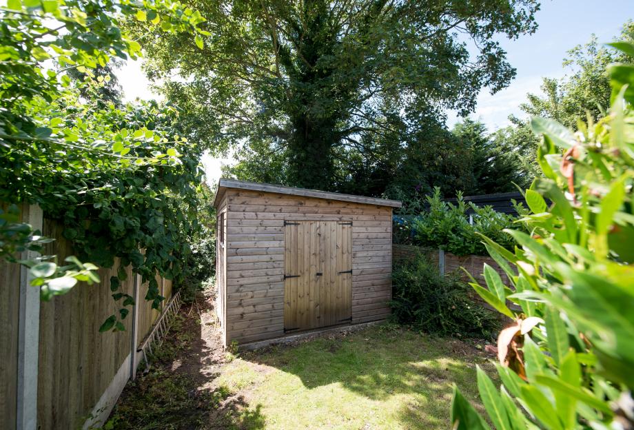 I turned FREE doors from Facebook into the perfect garden pergola to protect me from April showers, I saved £1.4k 4