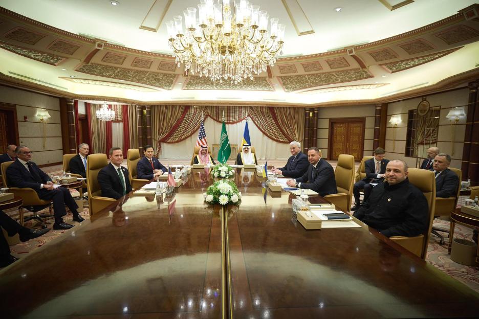 US and Ukrainian officials meeting in Jeddah to discuss a partial ceasefire with Russia.