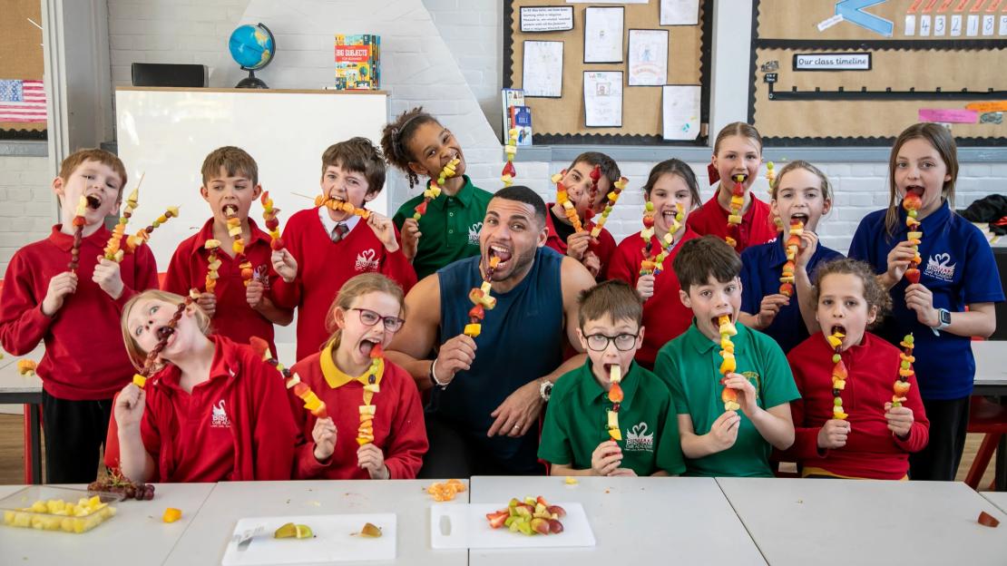 Super-fit Gladiator Steel backs The Sun’s Cooking For All campaign which helps teach kids how to make healthy food